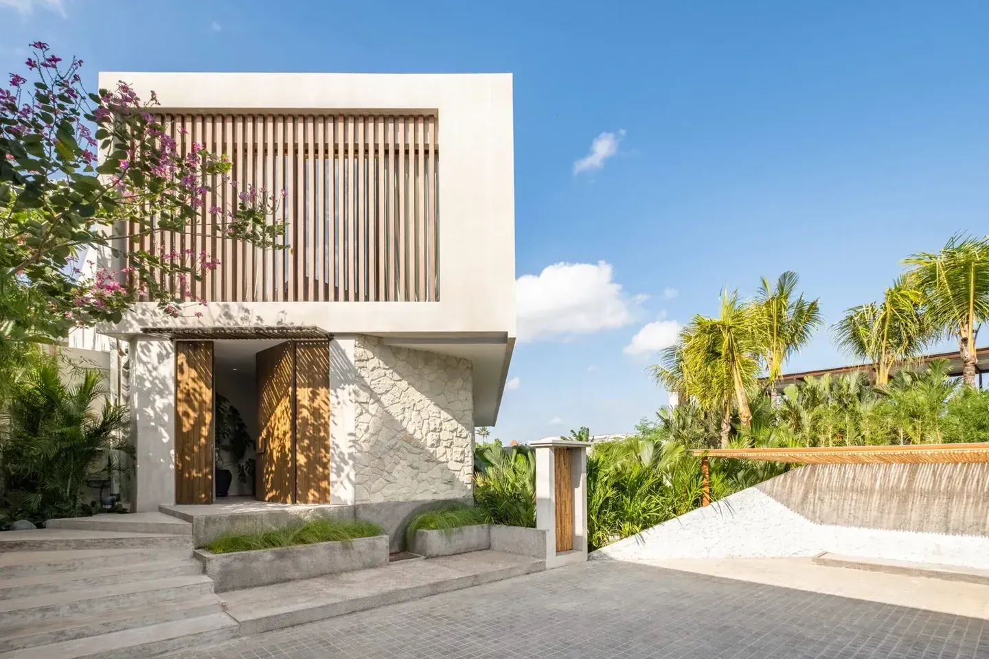 Tumbak Bayuh Pool Residence
