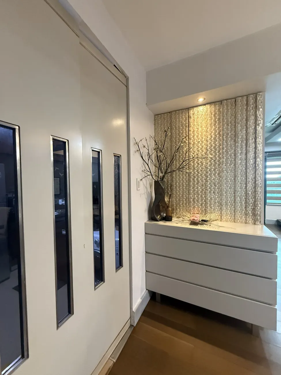 Edades Tower · 26F – Innenansicht